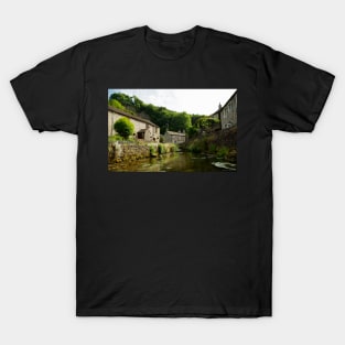 castleton derbyshire peak district village T-Shirt